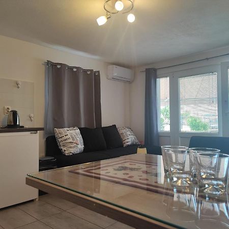 דירות וודיצה Apartman Luka מראה חיצוני תמונה